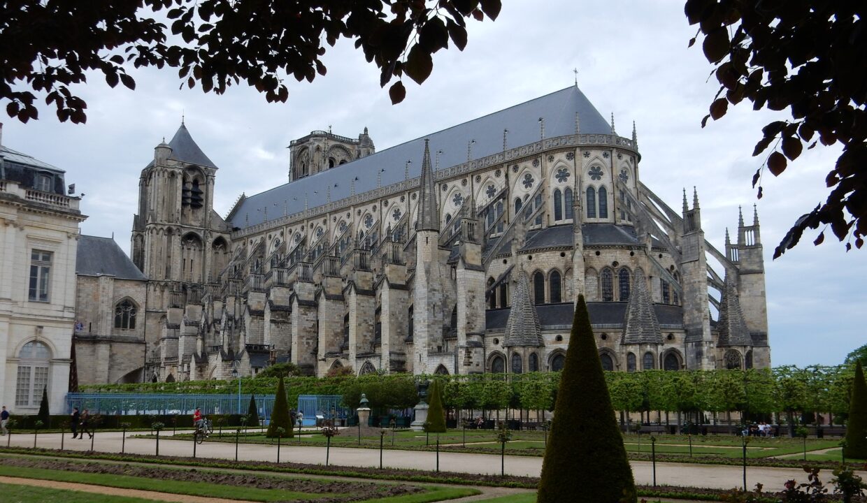 cathedral-g554bf197d_1920