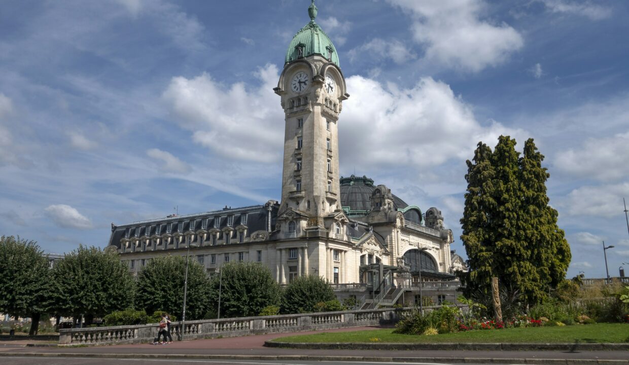 free-nomad-TFgbboBjERs-unsplash